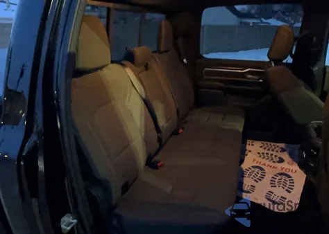 2019 Ram 1500 Big Horn/Lone Star z USA, uszkodzony, nr VIN 1C6RRFFG0KN695243